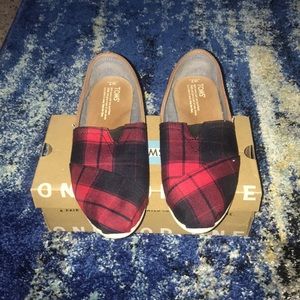 Toms